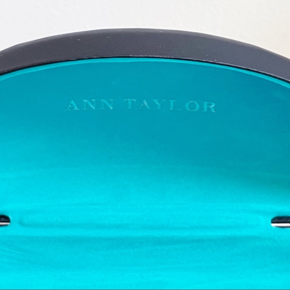 Ann Taylor Classic Black Rectangle Sunglasses with Case - Picture 8 of 15